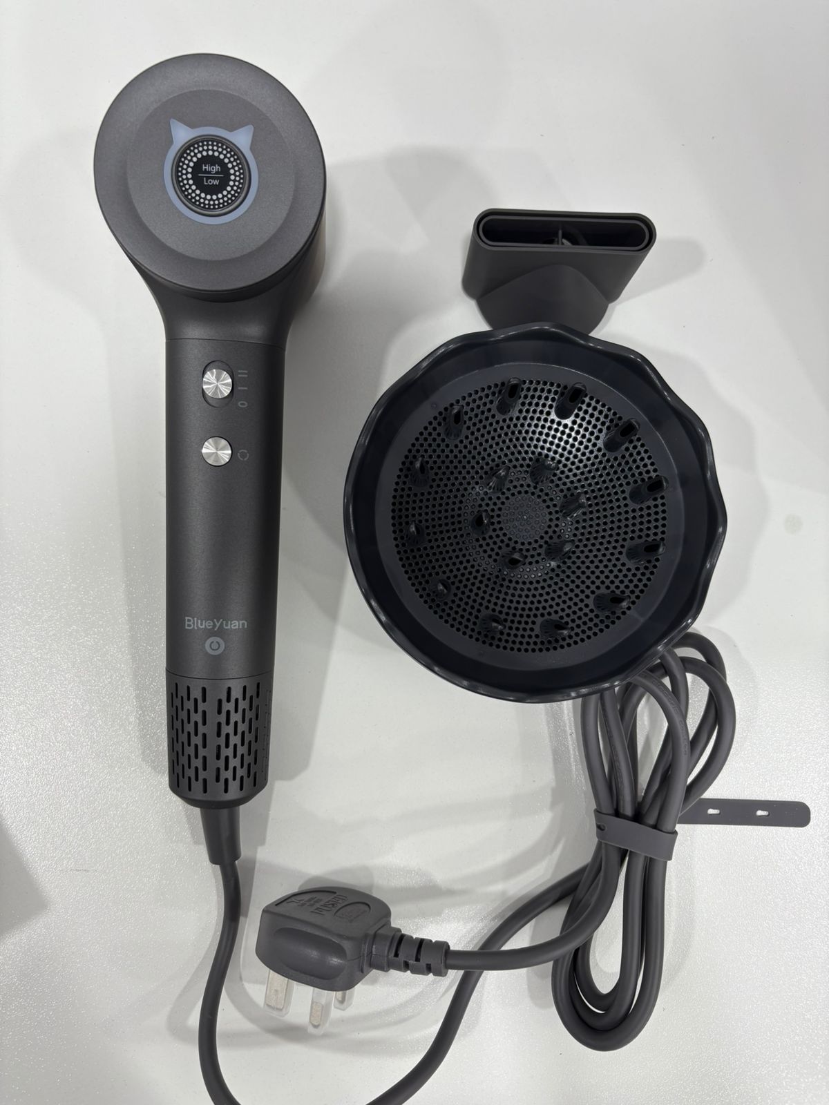 Hair dryer with 2 Nozzles